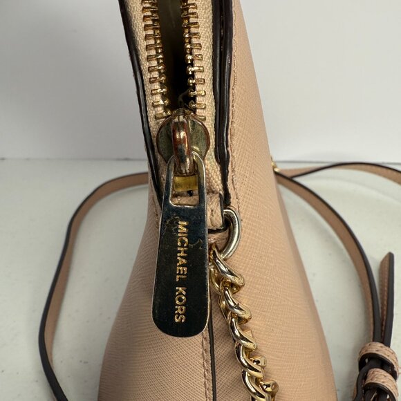 Michael Kors Jet Set Medium Dome Crossbody – Soft Pink Saffiano Leather - Picture 5 of 9